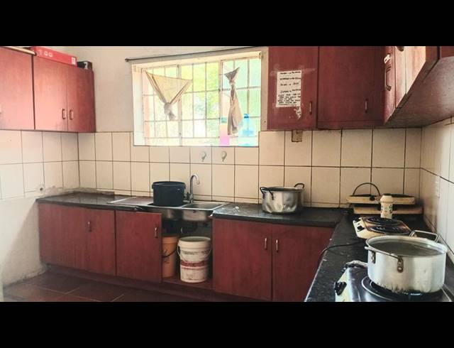 4 BEDROOM HOUSE FOR SALE IN LORENTZVILLE